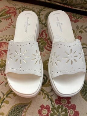 Clarks White Cloudsteppers Floral Cutout Slide Sandals